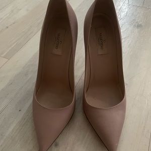 Valentino Rockstud Pump